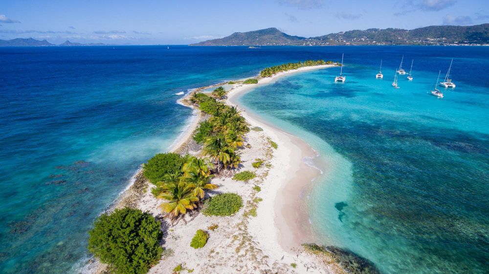Popularita karibského státu Grenada prudce stoupá. Nabízí luxus i dobrodružné zážitky