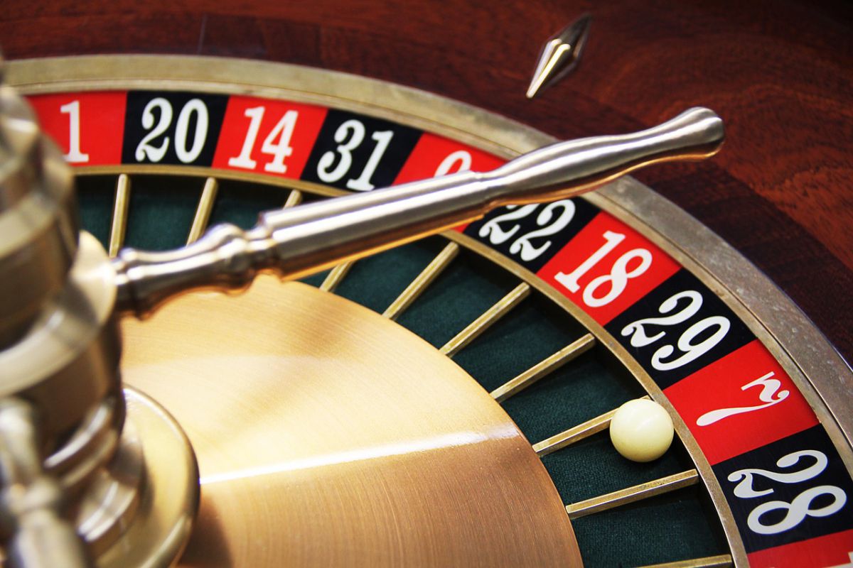 Léto plné bonusů: Objevte způsoby, jak efektivně hrát v online casinu a využít všech výhod