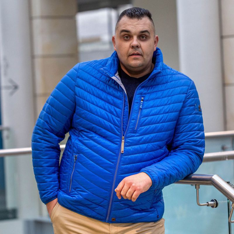 Počasí jako na houpačce? Mám na to řešení! Průvodce přechodnými bundami pro pořádné chlapy